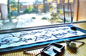 筆耕墨れでは、ひと文字ごとに真心を込めて書き上げます